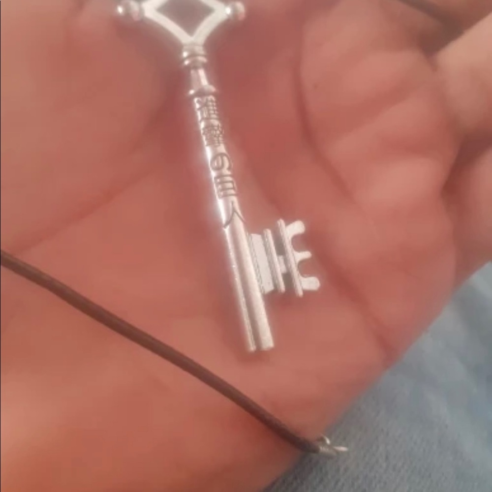 Anime necklace - Picture 3 of 3